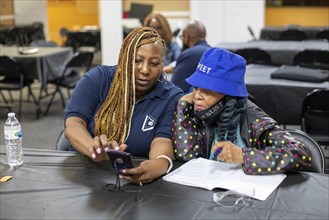 Detroit, Michigan, The Church of the Messiah offers one-on-one tech support for people wanting to