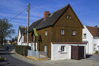 Sunow, is a village in the north of the East Saxon district of Bautzen, which has belonged to the