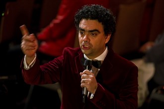 Christmas with us with Kim Fisher, dress rehearsal, Rolando Villazon