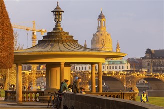 Neustadt Elbe embankment in the evening with a view of the Old Town over the Glockenspiel Pavilion