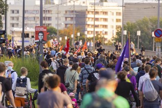 Under the slogan Dresden blockert klare Kante gegen völkische Hetze, Antfa Dresden had called for a