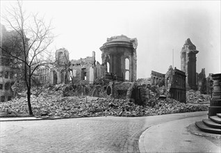 Rubble of the Dresden Frauenkirche by George Bähr, burnt out after the bombing raid of 13 February