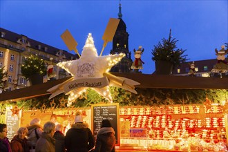 580th Striezelmarkt in Dresden Stollen sale by Raddatz Bakery. The Striezelmarkt, which has been