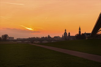 DEU Saxony Dresden Dresden silhouette in the morning, seen from the new terrace