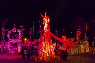 Grande Finale of the Travelling Theatre Festival on the Elbe Meadows