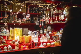 The 588th Dresden Striezelmarkt has reopened after a Corona-related break