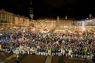 Striezelmarkt, which has been organised since 1434, is the oldest Christmas market in Germany and