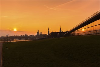 DEU Saxony Dresden Dresden silhouette in the morning, seen from the new terrace