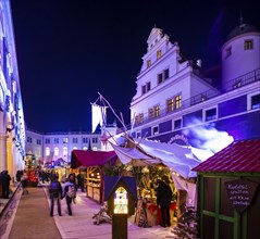 The nostalgic Christmas market in the stable yard of Dresden's Residence Palace also offers quiet