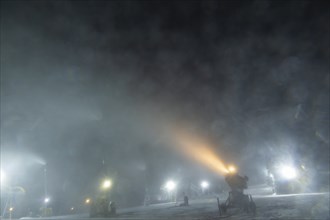 In anticipation of easing of the corona-induced logdown, the ski slope in Altenberg in Saxony's Ore