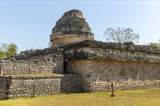 Observatory building, El Caracol, Chichen Itza, Mayan ruins, Yucatan, Mexico, Central America