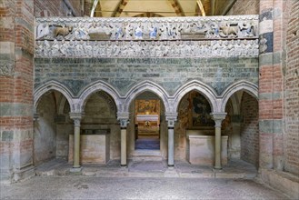 Romanesque rood screen with the forty ancestors of Jesus, above them the Coronation, Death and