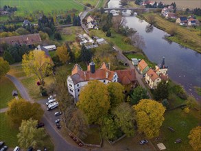 The Podelwitz moated castle is located directly on the Freiberger Mulde river in the Podelwitz