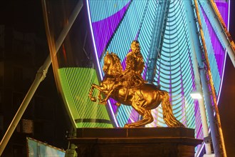 Neustädter Markt is home to one of Dresden's alternative Christmas markets. An illuminated Ferris