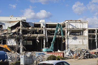 Demolition work at the Kaufpark Dresden Nickern. The former DIY store has already been dismantled.