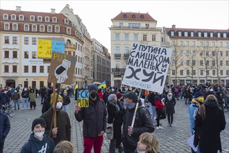 In Dresden, about 3, 000 people gathered on Neumarkt in front of the Church of Our Lady. On posters