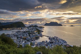 View of Alesund, Old Town and Harbour, Art Nouveau, Ã…lesund, More og Romsdal, Norway, Europe