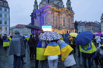 On the first anniversary of the Russian invasion of Ukraine, a large solidarity rally of Dresdeners