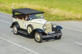 A drive for vintage vehicles. Skilful handling of the vehicle, finding the route by means of the