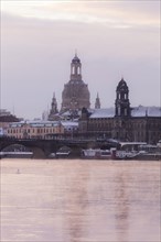 Sunrise on the banks of the Elbe in Dresden