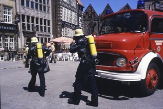 DEU, Germany: The historical slides from the times 80-90s, Bremen. Fire brigade in action. 80s