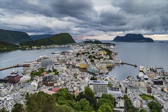 View of Alesund, Old Town and Harbour, Art Nouveau, Ã…lesund, More og Romsdal, Norway, Europe