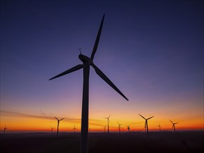 Date of commissioning: Only possible with the Premium version 12 wind turbines: Neg Micon NM64 1500