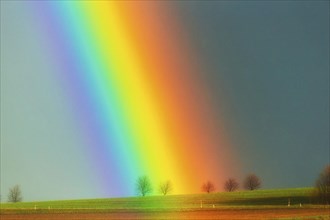 Rainbow on the outskirts of Dresden, the changeable weather already brings the harbingers of April,