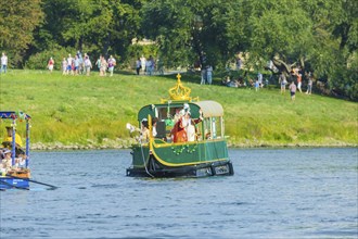 Pleasure gondolas in 1719 The 300th anniversary of the prince's wedding in 1719 was celebrated in