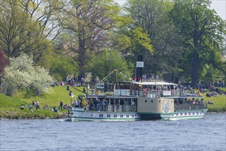 Steamship parade of the historic paddle steamers