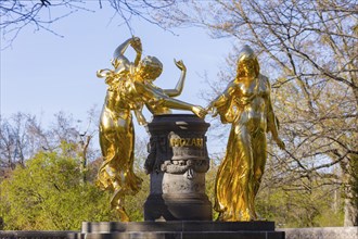 Bürgerwiese and Blüherpark, Mozart Fountain