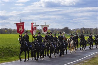 Procession from Panschwitz Kuckau to Höflein, Räckelwitz to Crostwitz. Every year at Easter there