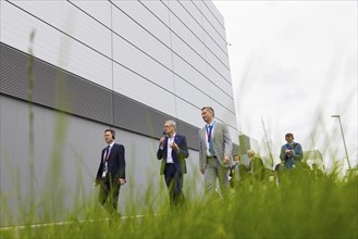 Minister of Economics Martin Dulig visited the newly built Bosch semiconductor factory in Dresden