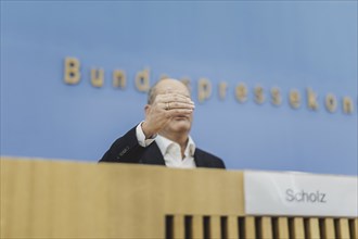 Olaf Scholz (SPD), Federal Chancellor, recorded at a federal press conference on current domestic