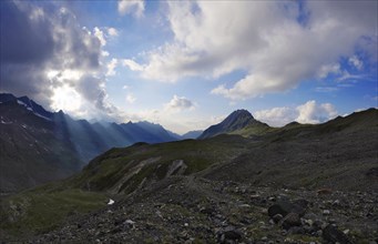 Cloud rays, Ochsental, Silvretta, Vorarlberg