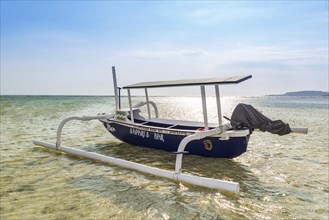 Traditional old fishing boat, sea, blue, ocean, fishing, fishing, work, tropical, empty, nobody,