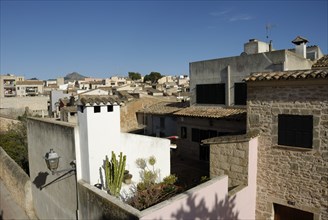 Residential buildings in the old town of Alcudia, Majorca, Spain, Europe