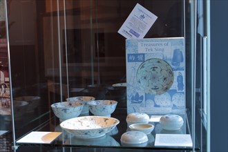 Commercial treasure hunters recovered vast quantities of porcelain from the