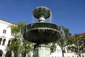 Fountain at the Ludwig-Maximilians-University, Munich