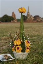 Offering at Phra Ram Park, Ayutthaya, Thailand, Asia