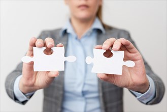 Businesswoman Find Strategy For Resolving Missing Ideas At Office