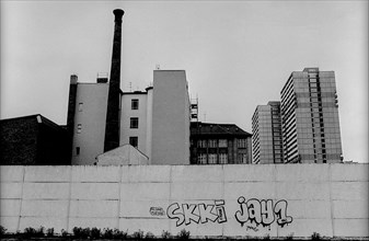 GDR, Berlin, 21 June 1990, Development at the Wall (East_Berlin), seen from Zimmerstraße (corner of