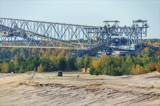 Conveyor bridge