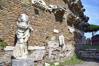 Fragments of the sculptures of the Temple of Roma and Augusto