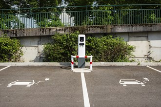 Car park with charging stations for e-cars, pictogram, Düsseldorf, Germany, Europe