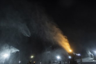 In anticipation of easing of the corona-induced logdown, the ski slope in Altenberg in Saxony's Ore