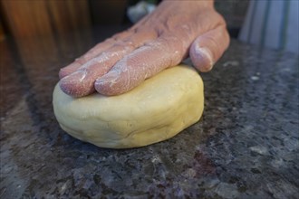 Swabian cuisine, preparing salted cream cake with spring onions, hearty cake, salty shortcrust