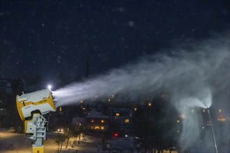 In anticipation of easing of the corona-induced logdown, the ski slope in Altenberg in Saxony's Ore