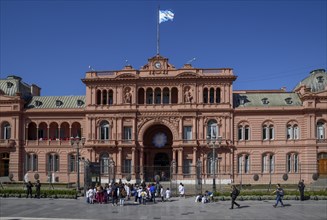 People in front of Casa Rosada, Palace of the President of Argentina, Plaza de Mayo, Montserrat