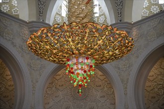 Chandelier, Sheikh Zayed Mosque, Abu Dhabi City, Emirate of Abu Dhabi, United Arab Emirates, Asia